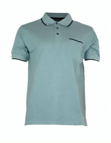 Polo azul claro de verano para hombre. Volumen