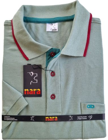 Polo liso de verano para hombre confeccionado en punto piqué. Detalle color burdeos.